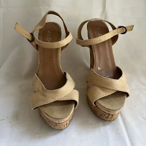 ALDO tan platform sandals✨